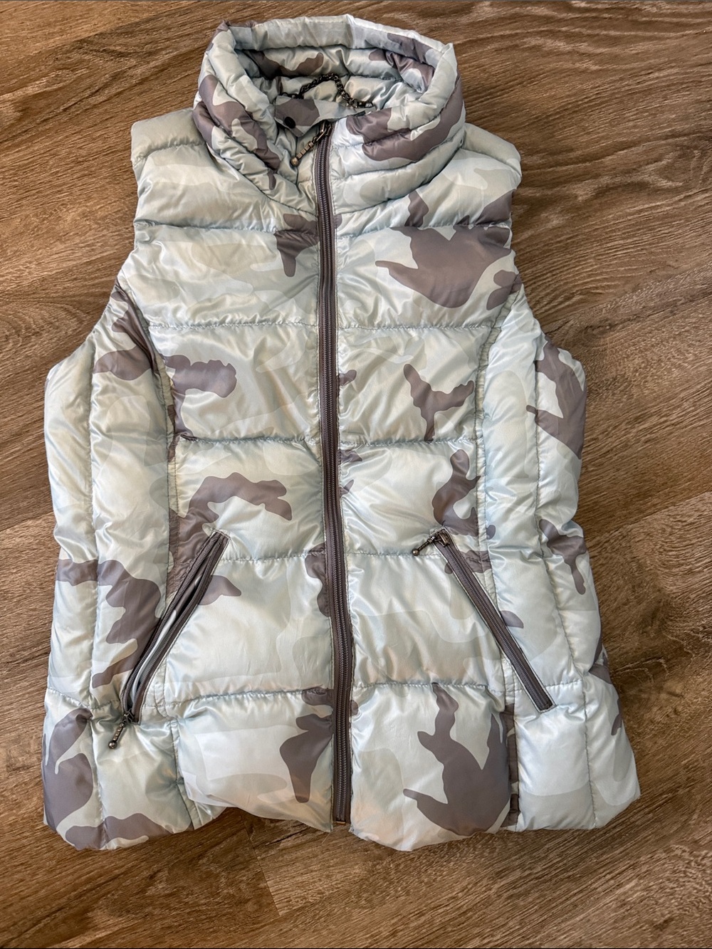 Girls' L Camo Puffer Vest - Light Gray & turquoise down filled